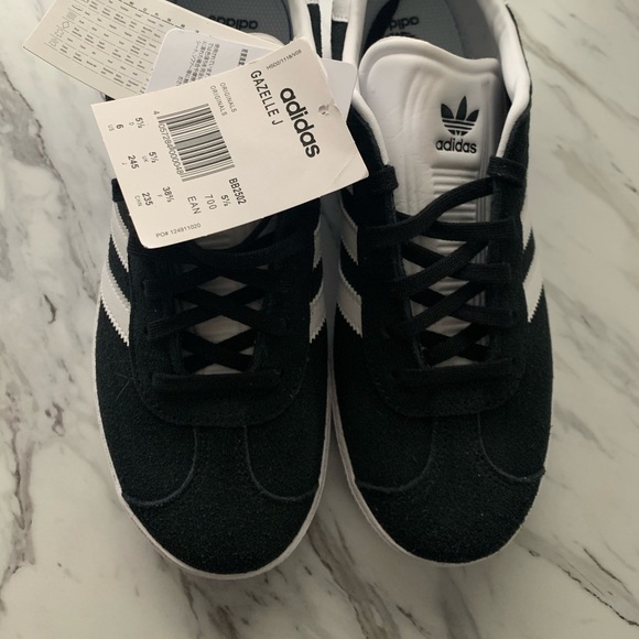 adidas gazelle black size 6
